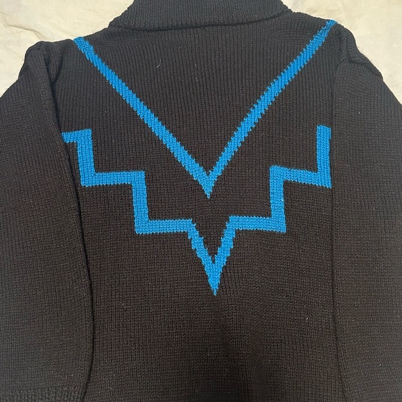 South Wool Hand Knittted Sweater 
Size L (slightly oversized fit for Women’s S) - Picture 3 of 6